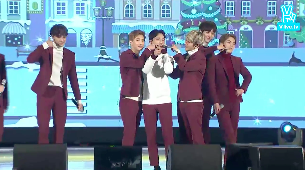 soompi's tweet photo. WATCH: #EXO Thrills Fans at Comeback Showcase With Performances of Songs Off Winter Album  https://t.co/VsGXu1f4to https://t.co/dsBLPUdyfn