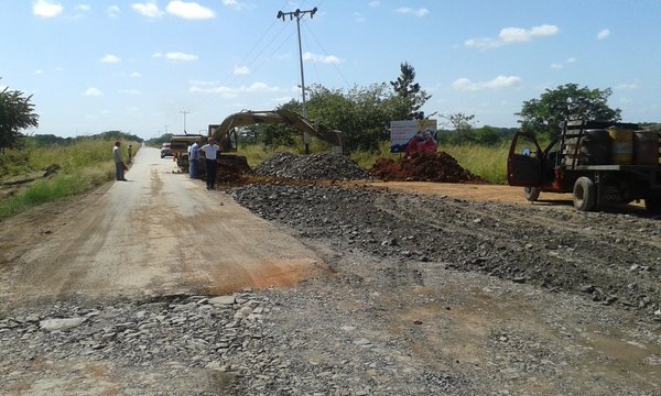 mintransporteve's tweet photo. MT: #PlanDeRehabilitacionVial avanza en la #T008 via el Baúl sector La Leona  municipio Pao Vía @mppttcojedes https://t.co/k5bY1Msr37