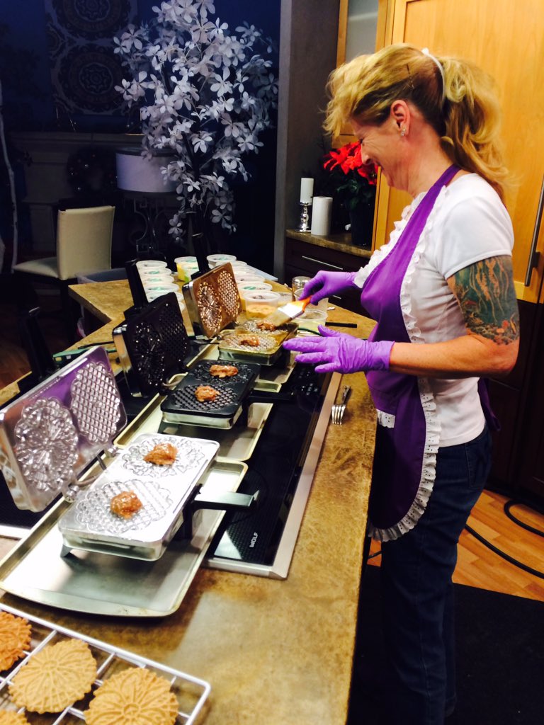 oliviafierro's tweet photo. OMG the studio smells like heaven!! #pizzellepastries sold at #MesaMarketplace #azfamily #localbusiness https://t.co/kJia7s1wcL