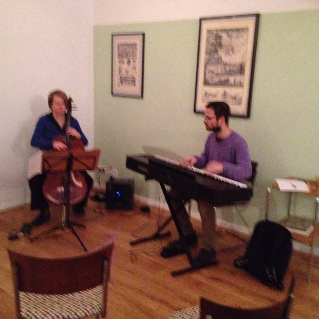 Das erste Konzert im Diderot, die Band ist unglaublich gut: Klassik u Jazz, 19.00 geht es los