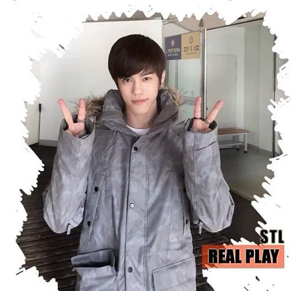 nflyingpoland's tweet photo. [INSTAGRAM] Cha Hun i Kim Jae Hyun z NFlying rekomendują kurtki marki STL Real Play [151210] https://t.co/pRXicvJjHV https://t.co/O6eFQXPgn5