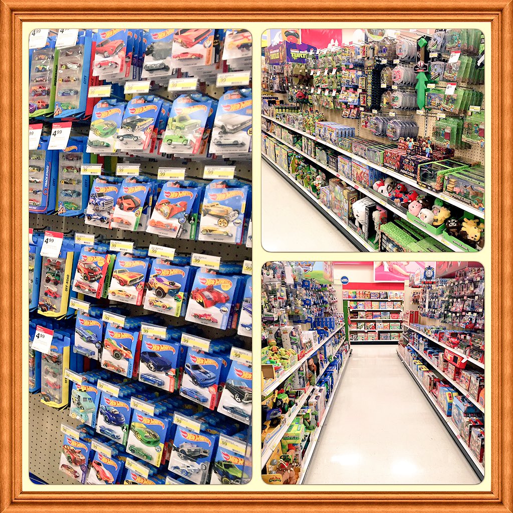 No Outs ready for the day! #noOutsEver <a href="/CatalinaTGT/">Catalina Lopez</a> <a href="/TwtrlessChrs/">Chris Rittenhouse</a> <a href="/Maddiattarget/">Madison</a> <a href="/djagatx/">Dhruv Jagtiani</a> <a href="/ConnieDroge/">Connie Droge</a>