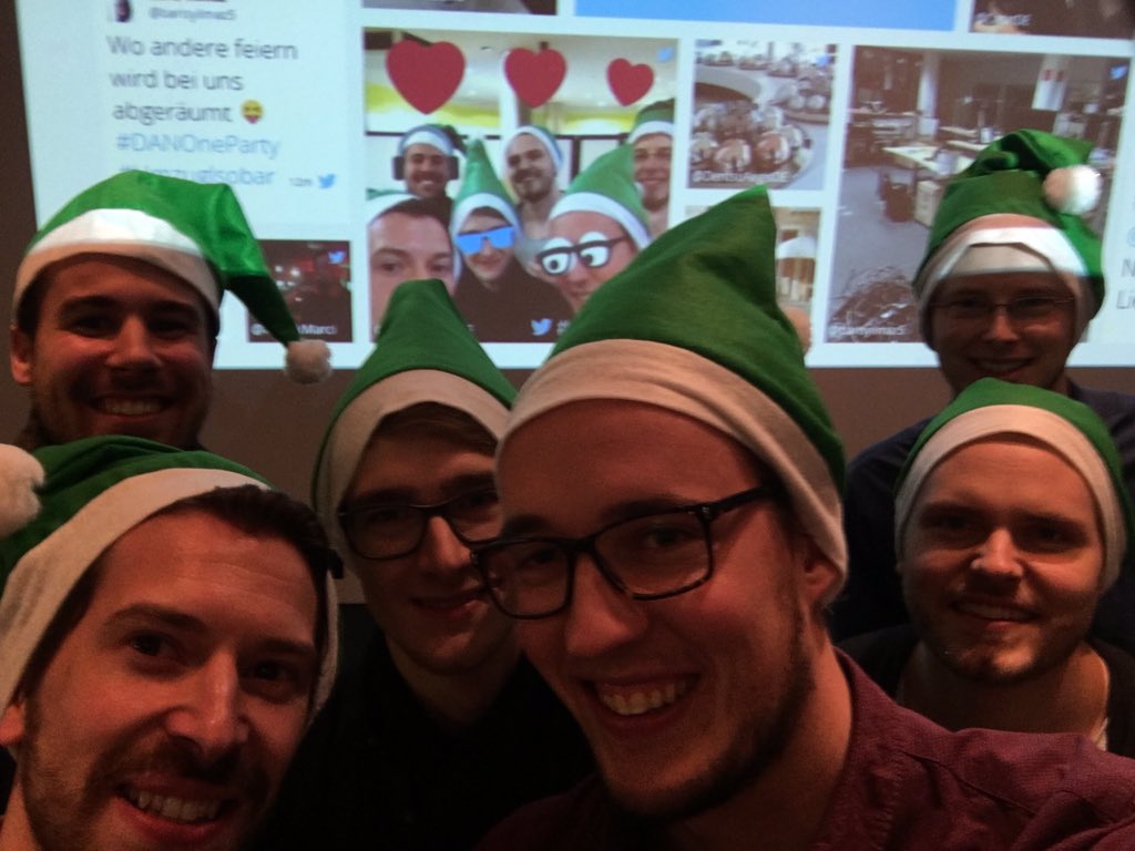 NickLar5's tweet photo. @dentsuaegis #iProBoyz auf der #DANOneParty #Tweetception https://t.co/6opZTU4d1h