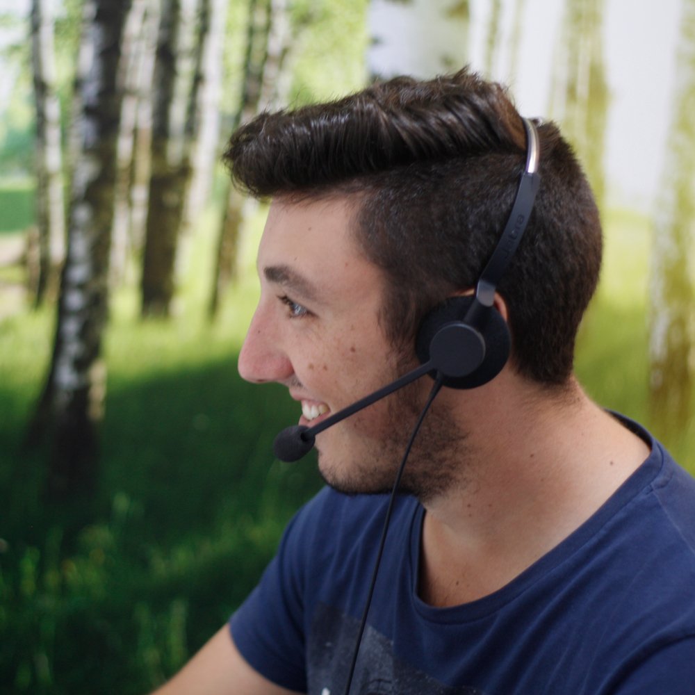 ContactisGmbh's tweet photo. #LächelnderWoche: Unser #Callcenter Azubi Kai-Uwe begeistert Kunden durch seine ausgeprägte Servicebereitschaft. https://t.co/iltHQHFigT