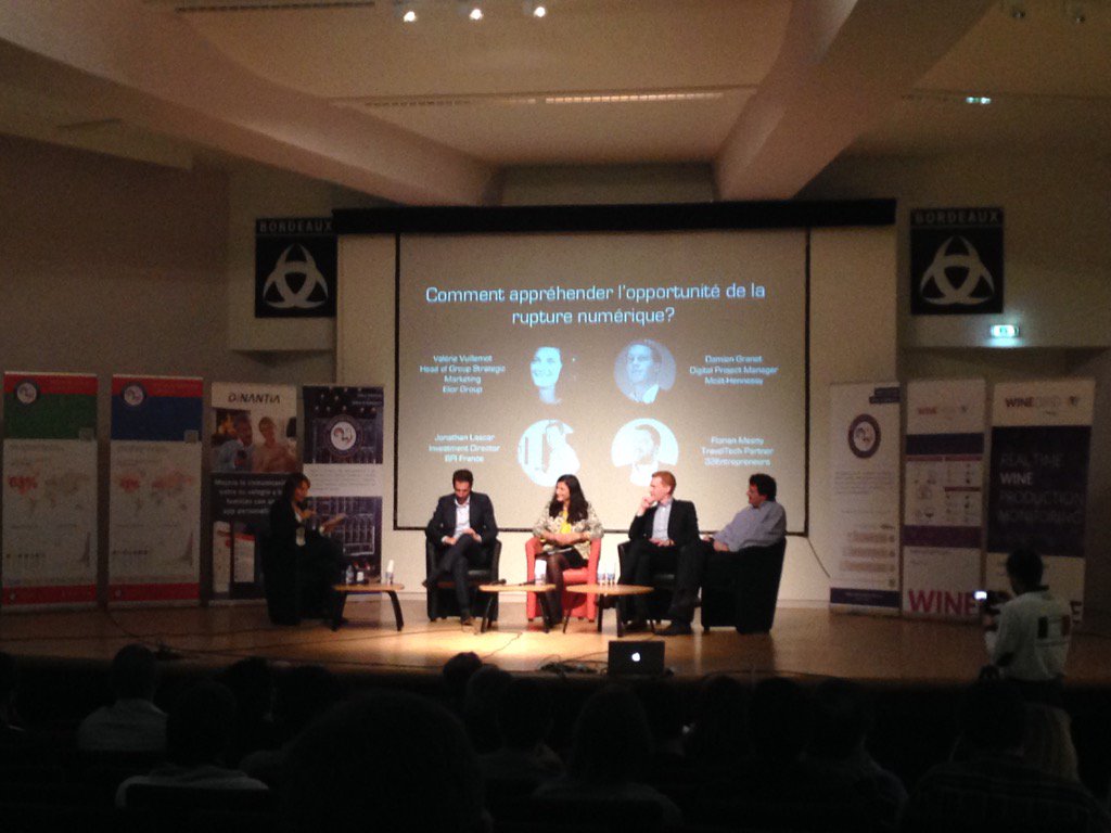InvestinBx's tweet photo. #33demoday Table ronde sur les enjeux de la rupture #numérique @33entrepreneurs https://t.co/QMZlgWbnEW