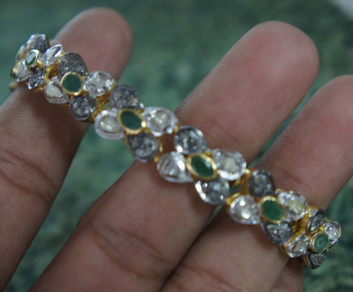 DAndalora_Bella's tweet photo. Handcrafted #Vintage Diamond Emerald #Tennis 18k gold #fashion #jewelry Bracelet https://t.co/vYhWjI34zo " https://t.co/WROESps0uO On Sale Now!