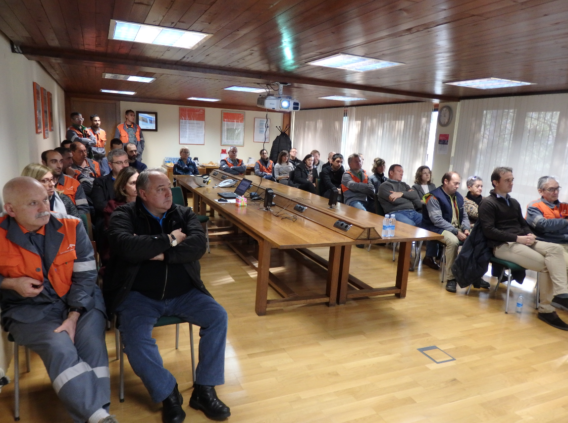 ArcelorMittalES's tweet photo. Lesaka celebró el #DIV2015 con Begoña Rubio de @ConfeAspace que habló a los empleados sobre parálisis cerebral https://t.co/FVOBuam7tP