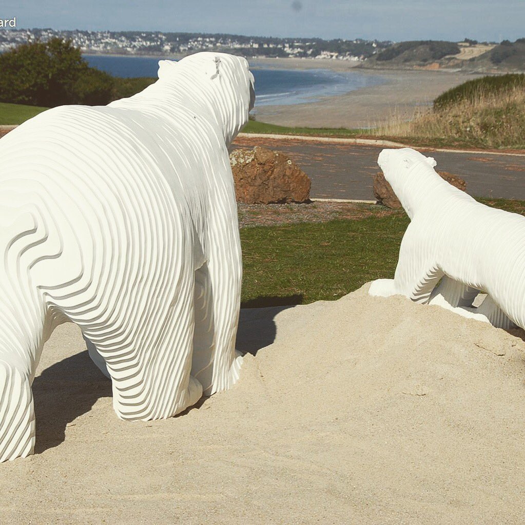 weeklyart1's tweet photo. L'ours blanc de Pompon réinterprété par Michel Audiard sur https://t.co/ZAxKp8hR0i https://t.co/Cj4kC3ayjY