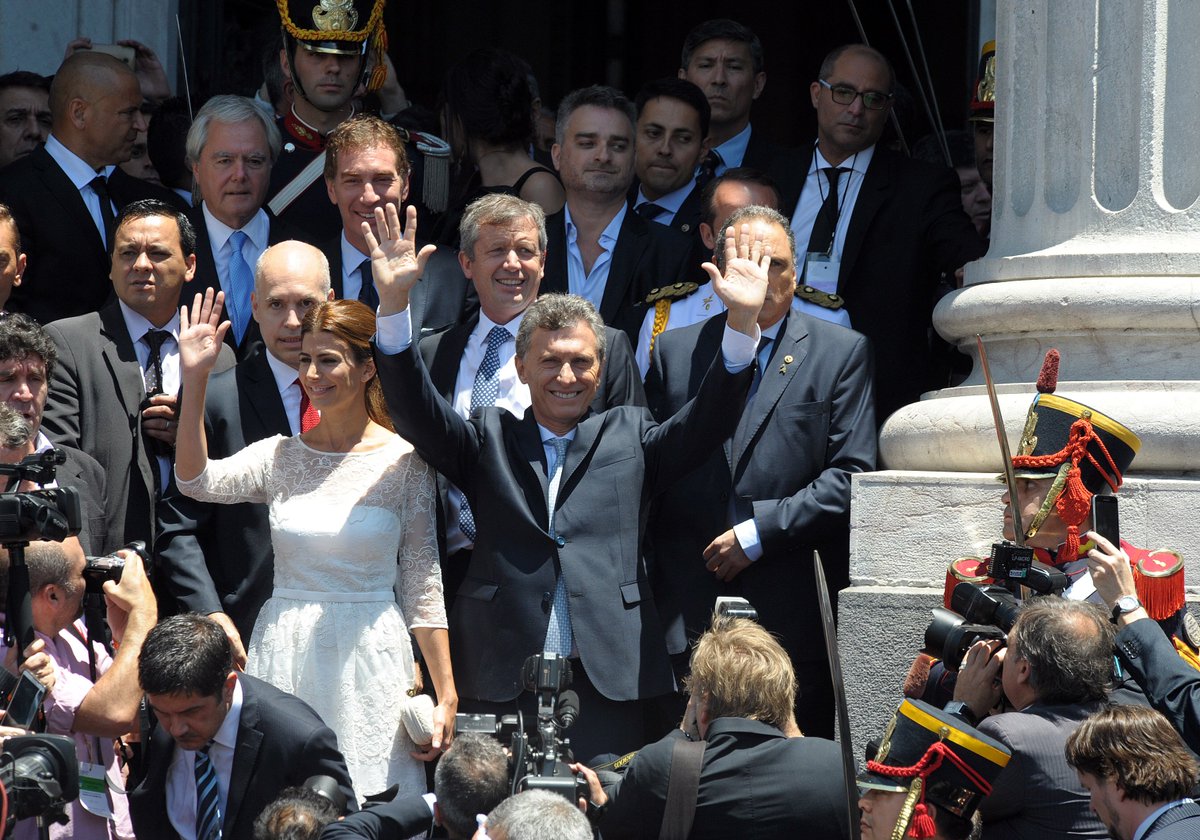 mauriciomacri's tweet photo. Amo a este país y a cada uno de ustedes. Por ustedes y con ustedes vamos a construir la Argentina que soñamos https://t.co/HxMpsyIn1D