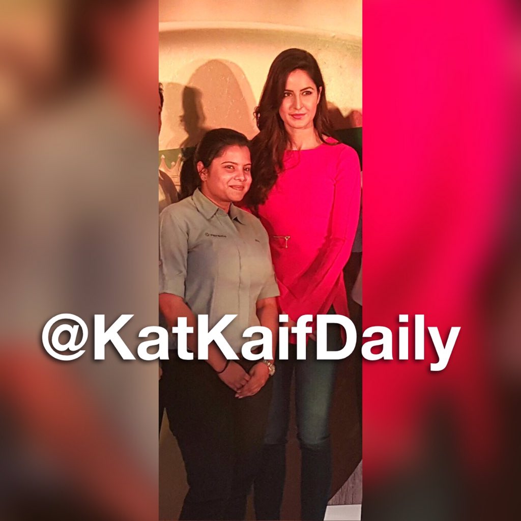 KatKaifDaily's tweet photo. Some more pics of Katrina Kaif from the Slice event today(Cred: @renu_mishra): https://t.co/jHDllsYQos