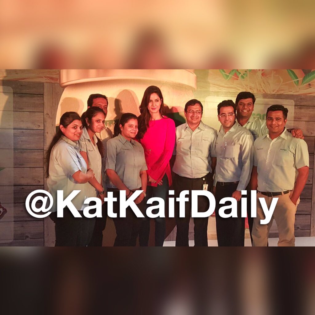 KatKaifDaily's tweet photo. Some more pics of Katrina Kaif from the Slice event today(Cred: @renu_mishra): https://t.co/jHDllsYQos