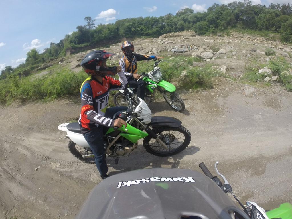 tukulDNZ's tweet photo. Anak menteng 2 https://t.co/hjLjjTSsyq