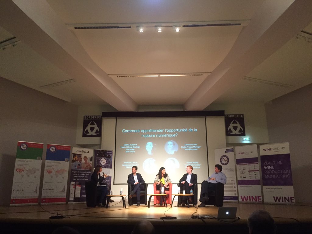 FrancoisPlaze's tweet photo. "Ne pas prendre au sérieux les startups c'est prendre le risque de se faire Uberiser" @MoetHennessy #33DemoDay https://t.co/chsrHiQB0O