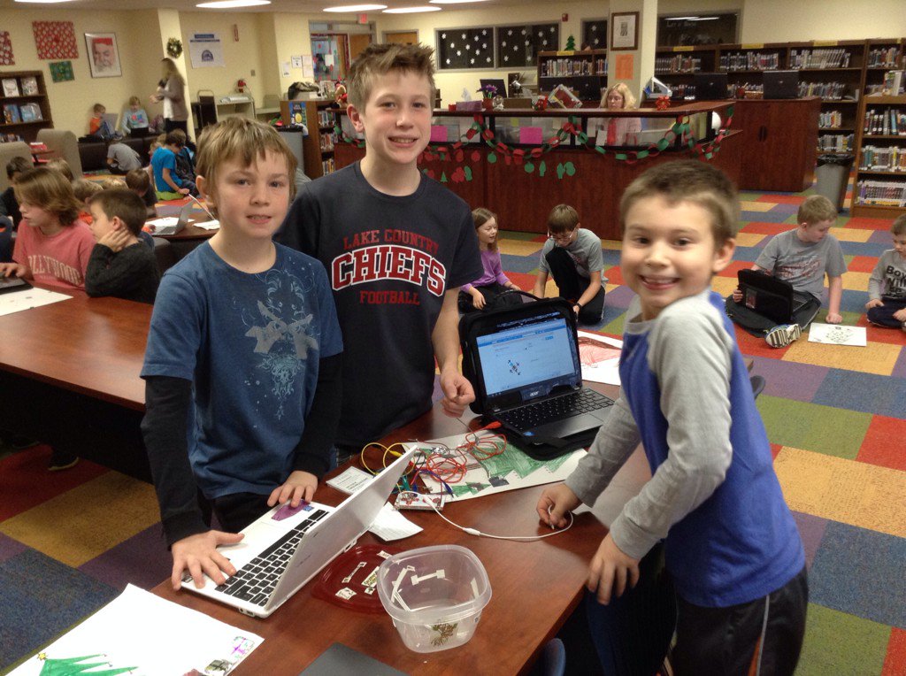 SarahKasprowicz's tweet image. #HourOfCode @mertonint with #scratchcode and #makeymakey kits. #loveit! @maryiwanski