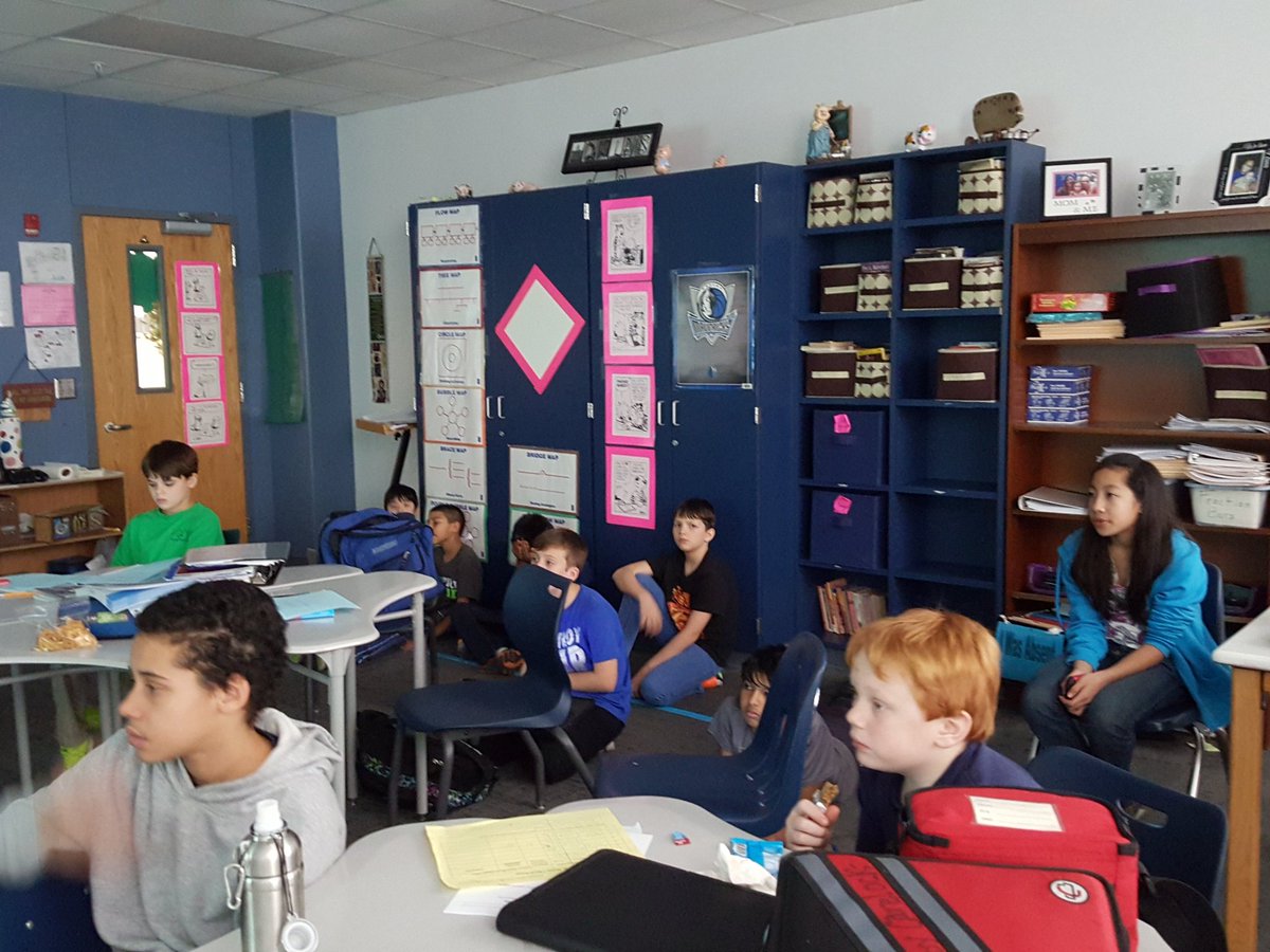 AdkinsScience7's tweet photo. GMS STEM 6 Math learning about local company yourcause via @neprisapp @gmsstem #HourOfCode https://t.co/bGoUXJLIhQ