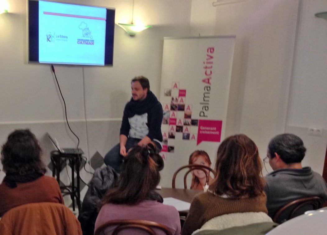 ACoPuO's tweet photo. Estamos en @PalmaActiva grabando el #MasterCafe de @ManuCatMan, mejor #blog de #gastronomía #Bitácoras15 oO https://t.co/yTYTxDfgMX