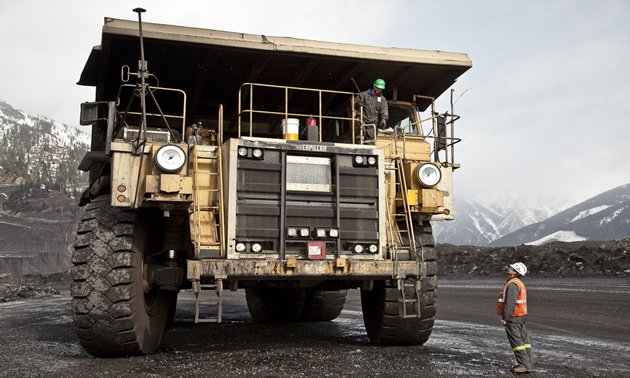 .<a href="/TeckResources/">Teck Resources</a> tests #LNG as fuel for #BC #mine haul trucks: ow.ly/VGlcJ