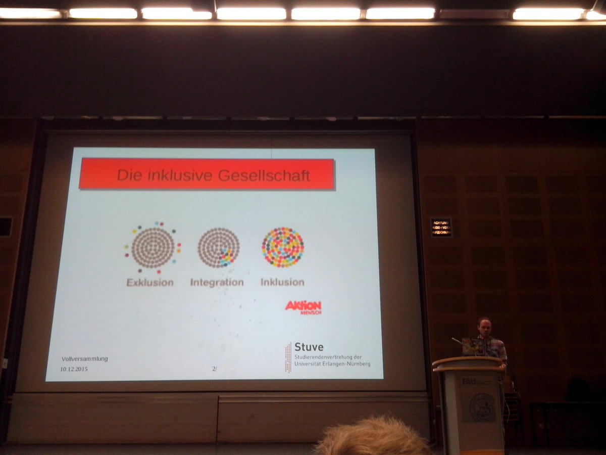 Kevin Klein spricht sich für eine inklusivere Gesellschaft an der <a href="/UniFAU/">FAU Erlangen-Nbg</a> aus: Gebärdensprache am Sprachenzentrum.