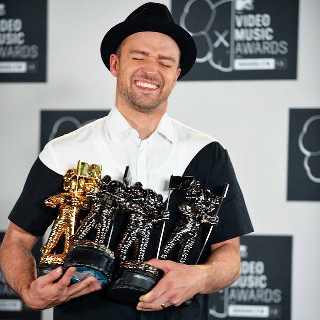 THETNKIDS's tweet photo. #tbt when @jtimberlake SLAYED the 2013 MTV Video Music Awards 😍 #GoJustin 🏆🏆🏆🏆 https://t.co/ynuh4yMszE