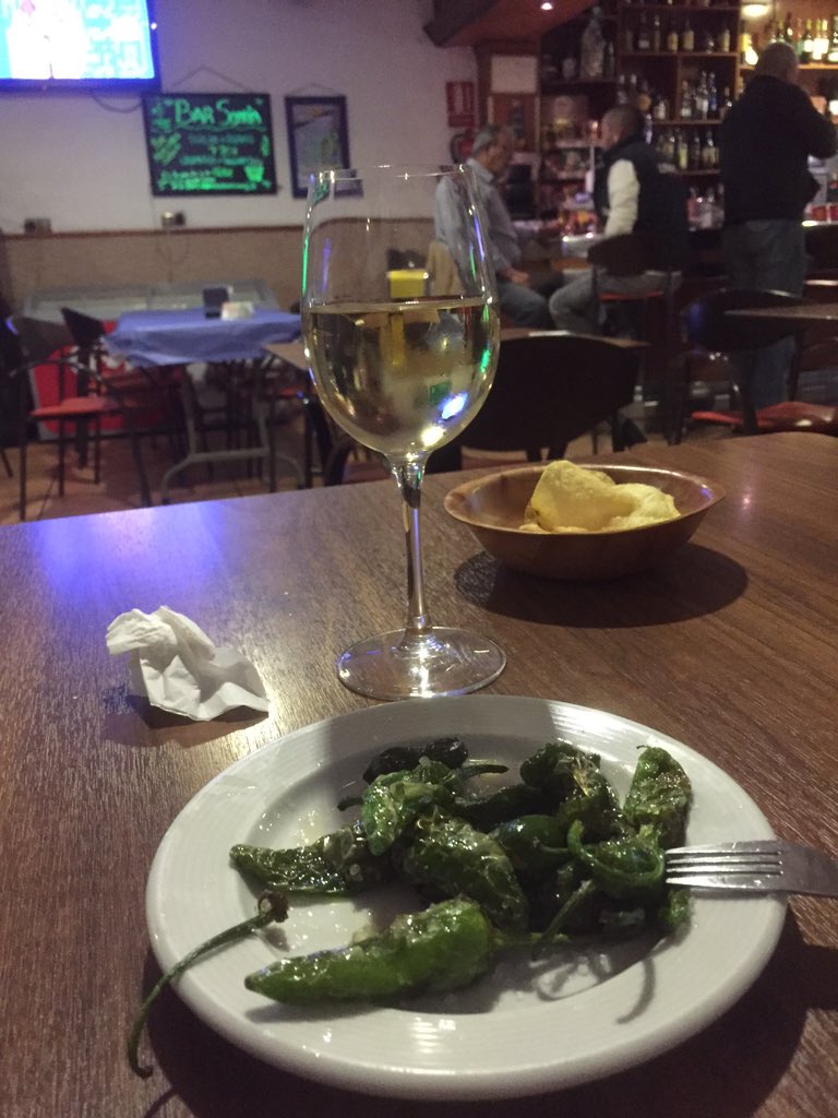 madog19's tweet photo. @CafeteriaBarSon pimientos de padron #bueno https://t.co/QVpo3rX6dE