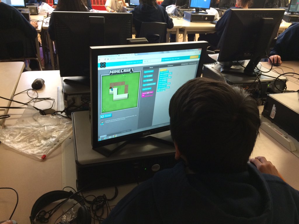 MrA108's tweet photo. @northwest_ms #MSUrbanSTEM Our Panthers our finishing the Hour of Code week with determination, focus and style!! https://t.co/mEcIydSBh0