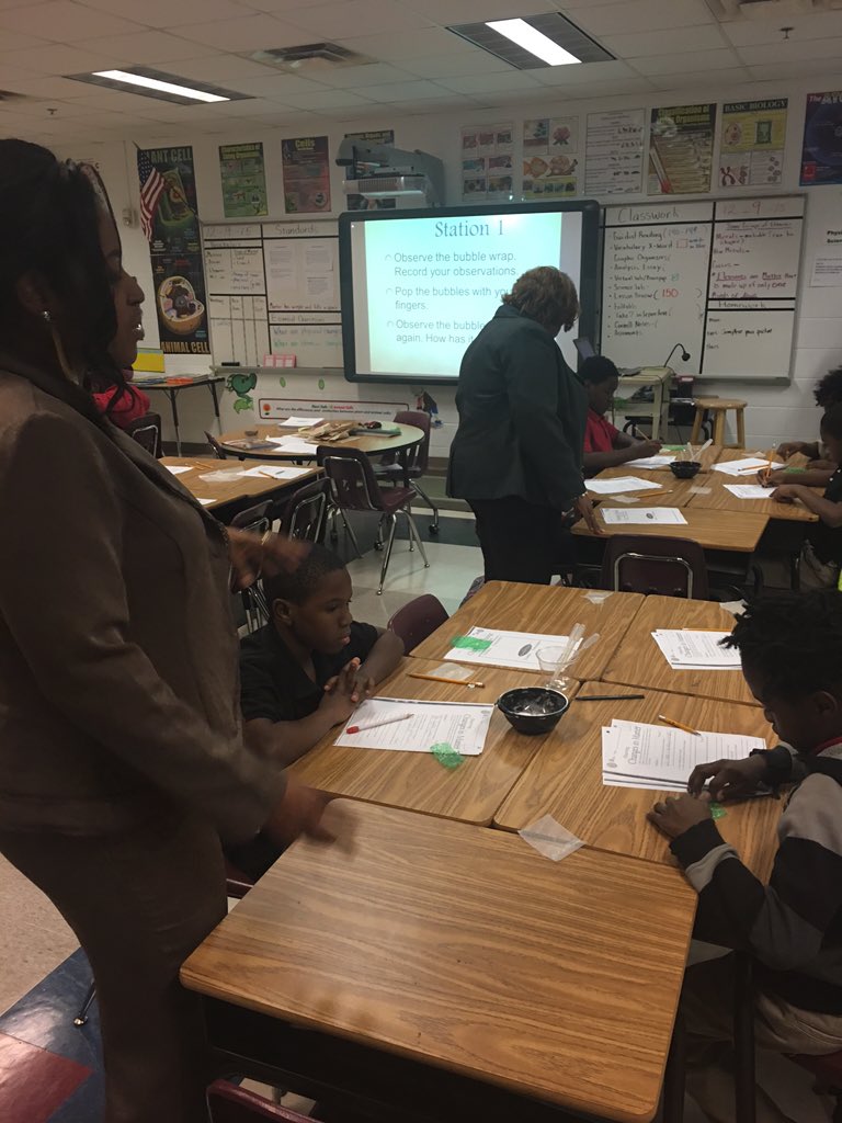 Howard_Usher5's tweet photo. #Stem #learning #hansonlearning📚📗📓 @ATLsuper @UsherCollierES @UsherAPSGrade1 https://t.co/oOxNjrtQff