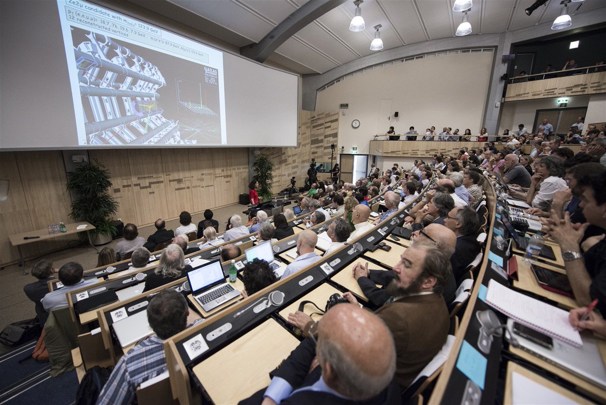 manucirilli's tweet image. Very privileged view - I was with the production team (see me next to the door!)  @ATLASexperiment #ATLASADvent #TBT
