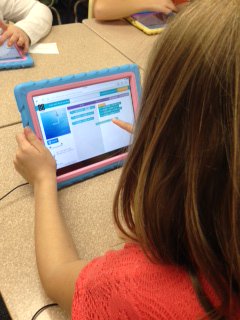 kdruvenga's tweet image. Coding in 3rd grade:) @oelweinhuskies #codeiowa #hourofcode