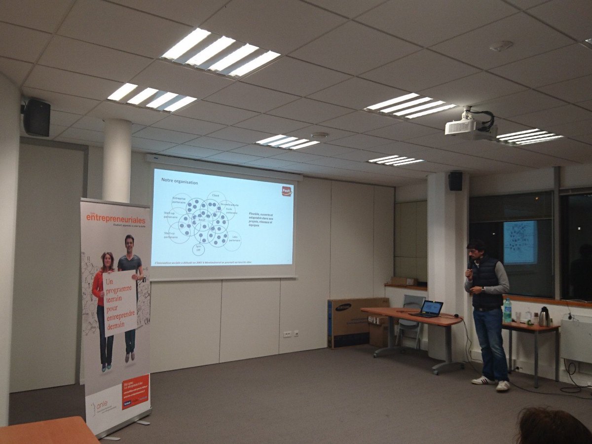 GroupePoult's tweet photo. Le Groupe reçoit les #entrepreneuriales #startup #etudiants #entrepreneur #pool #yeswepoult https://t.co/VZwgyBOpOA