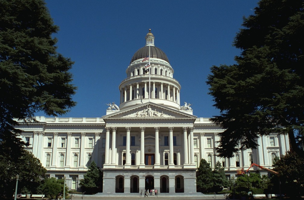 superbowl50's tweet image. #Perfect50 hours in @TheCityofSac, including a visit to the California State Capitol superbowl50.ba/sacramento