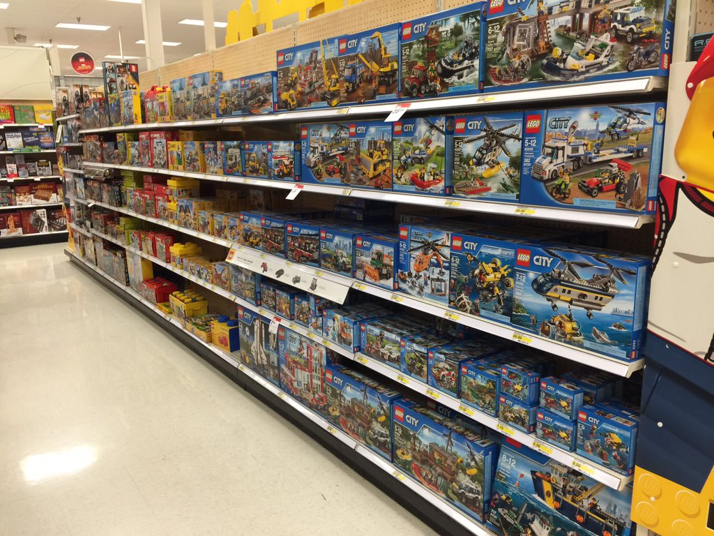 sarahguffy's tweet photo. Toys are fun, so at 881, we keep it zoned and full for everyone!!! @JoeWhiteEffect @detroitswan #881 #zone https://t.co/GU3fI0dCK2