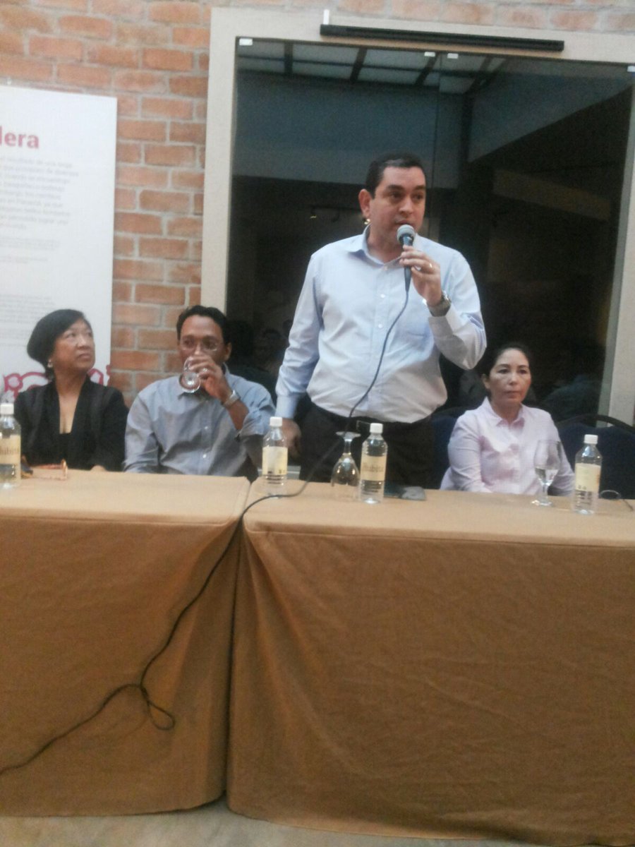 gobdeherrera's tweet photo. En estos momentos reunión con Air Panama para coordinar apertura de ruta aérea Chitré - Panamá  
Panamá - Chitré. https://t.co/KuGtsL9QXD