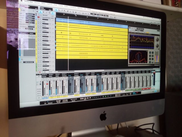doblevidacumbia's tweet photo. se viene lo nuevo
@doblevidacumbia  ft @roerossmusica  muy pronto!! https://t.co/euL9BhYsJp
