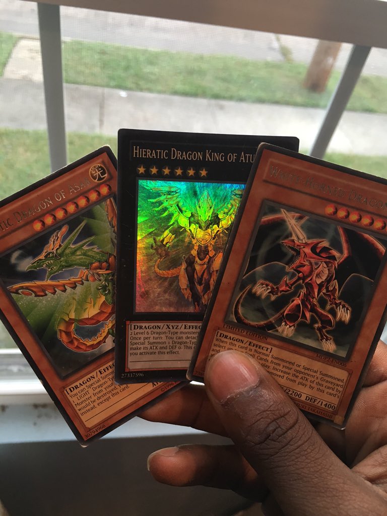 OldManMel's tweet photo. From the dragon deck, got like 37 of them tings #20DaysOfSnow #Day10 #10DaysAway #ZūtFestPrep #HeartOfTheCards #Rare https://t.co/GbrMLYoc1a