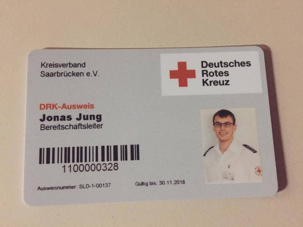 TheCaringTimes_'s tweet image. #DRK #Ausweis #Endlichda #Kreisverband #Saarbrücken #pictureoftheday #strahlemann #ausliebezummenschen #helfensteht…