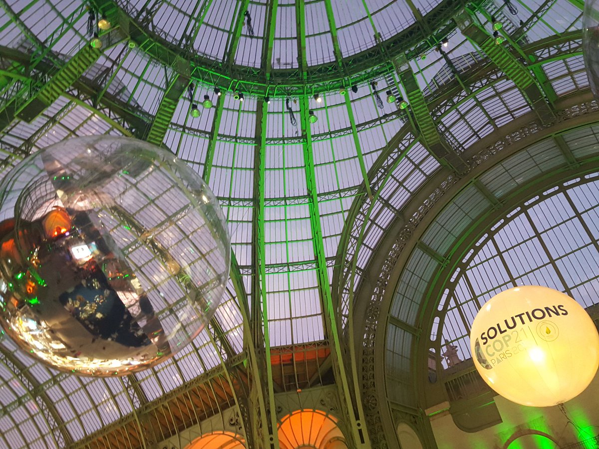 auroreberge's tweet image. #SolutionsCOP21 s&apos;achève. 
Big up @HOPSCOTCHgroupe !!!