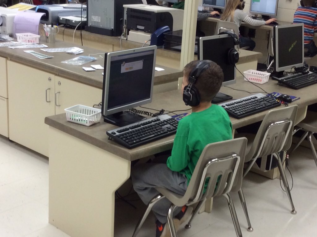 mrsmcabeeatoes's tweet photo. Participating in #HourOfCode #OESChat @ACE_Patterson https://t.co/2aEeazN5D0