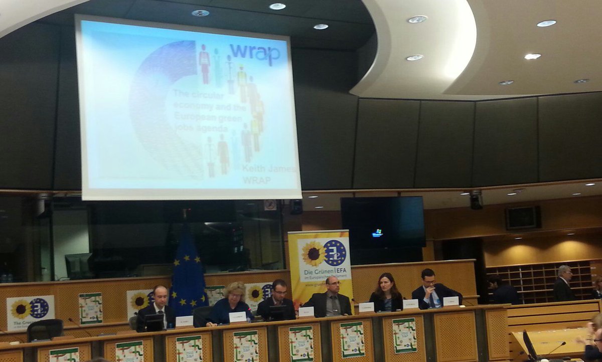 ZMaslacakZ's tweet photo. Na konferenciji o cirkularnoj ekonomiji u @Europarl_EN sa @violetapestanac Odlični @GreensEP i @DavorSkrlec https://t.co/IWtiU1iSQO
