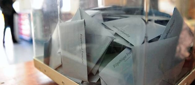 LePoint's tweet photo. #Régionales2015 : comment les jeunes ont-ils voté ? #abstention #vote CC @jhirel https://t.co/prgw2nP9VN https://t.co/gbYdcZ2LK9