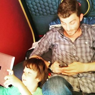 Şimdi #İnadınaAşk zamanı.Bu akşamki fikirlerimizi #bukadaryakındken yazarak paylaşıyoruz.Herkese iyi seyirler.