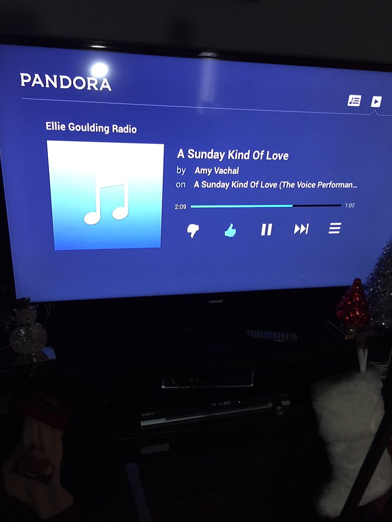 DannieMac7's tweet photo. @amyvachal LOVE how perfect you fit in my #pandoraradio @elliegoulding station! You have a fan for life! ❤️❤️❤️🎧🎤 https://t.co/ESPJOgcelF