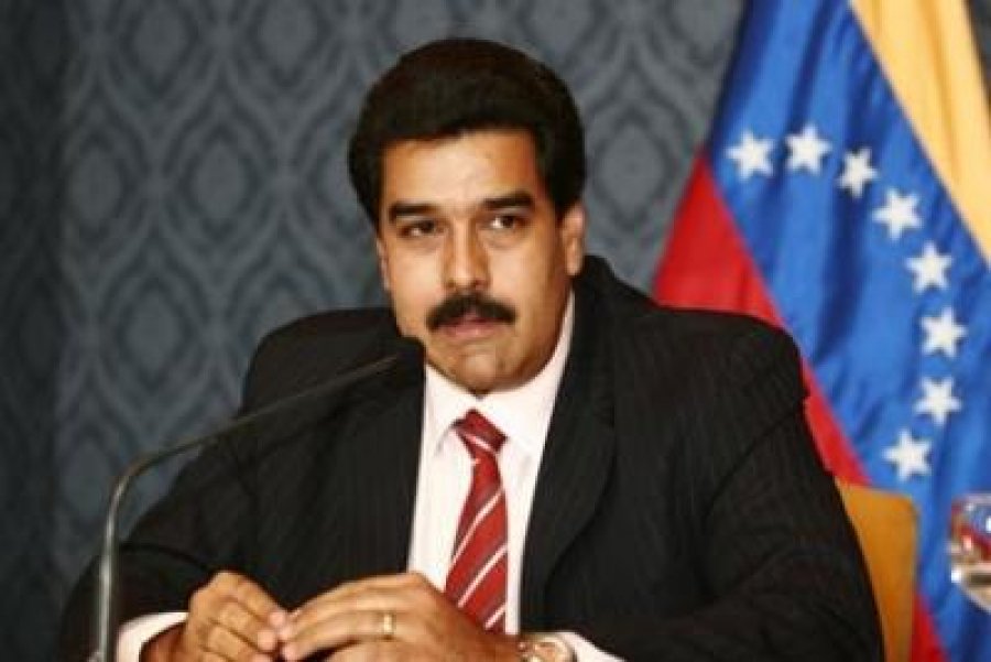 ElNacionalWeb's tweet photo. Nicolás Maduro: "Tengo en duda construir viviendas, porque pedí tu apoyo y no me lo diste" https://t.co/xNJK9cPjKl https://t.co/Apo3jyDS42
