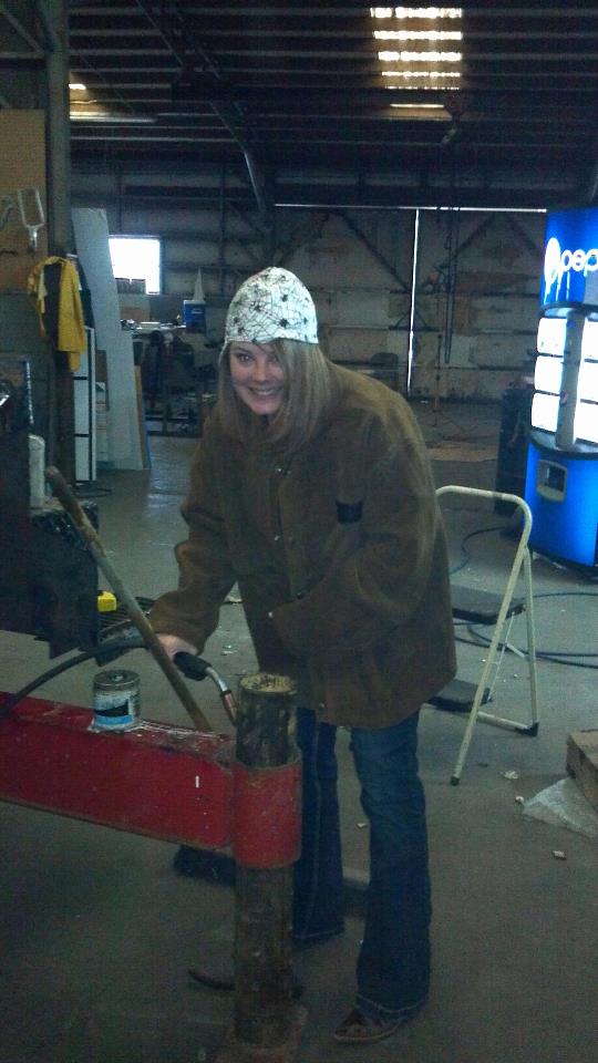 AgnewSigns's tweet photo. Happy Birthday to one of our longtime employees, @brandidee She jumps in wherever she is needed! #HappyBirthday https://t.co/577yvmJ71u