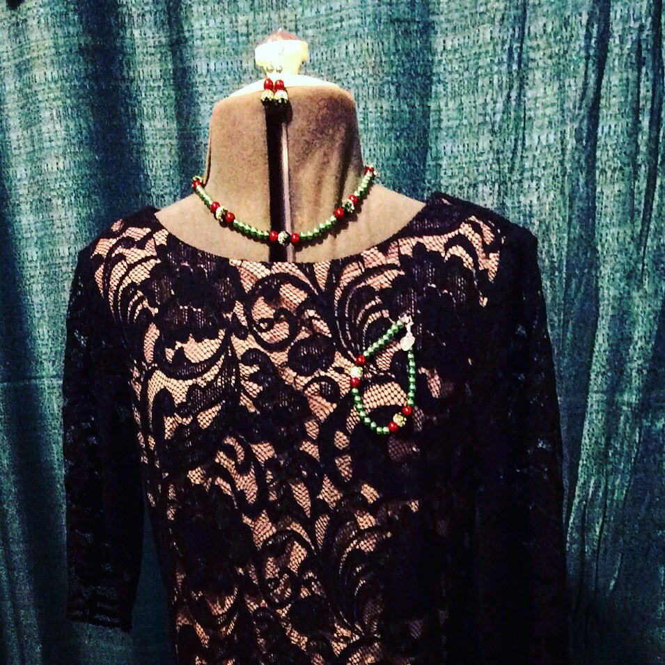 debs_designs13's tweet photo. Don't forget to get your jewelry to match that holiday outfit #debsdesigns #veteranmade #veteranowed #handmade https://t.co/NlKz3iRixM