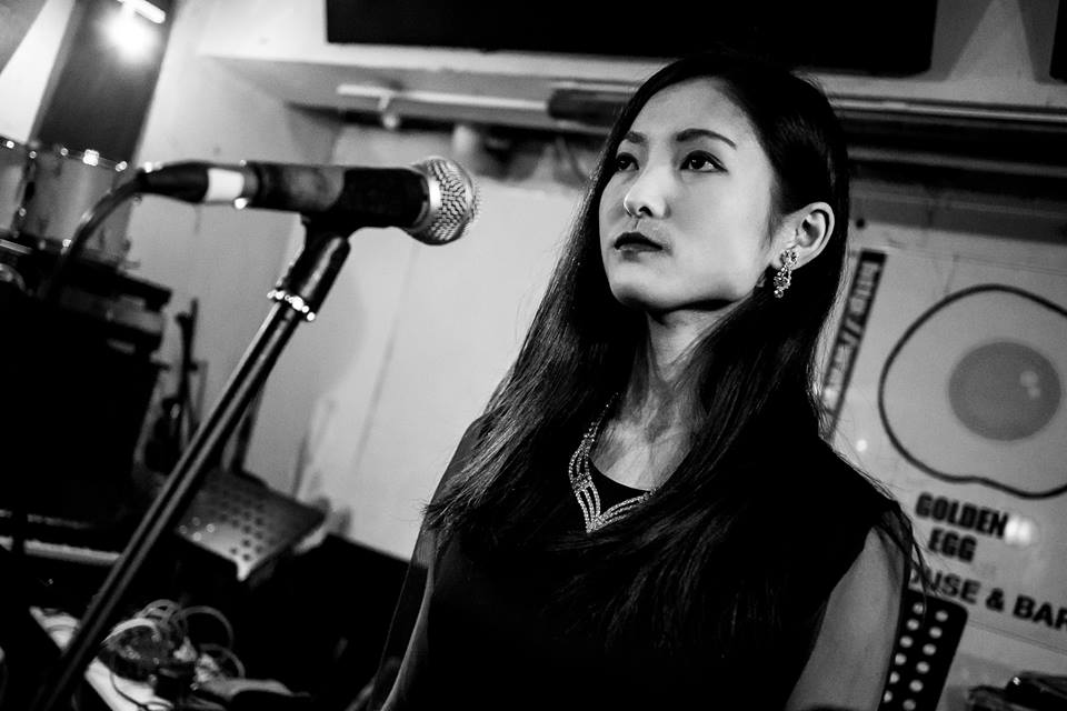 2015/12/05 ユニット「三木聖香 と ひんでん」、「PYT」にて。 2015/12/05 ユニット「三木聖香 と ひんでん」、「PYT」にて。