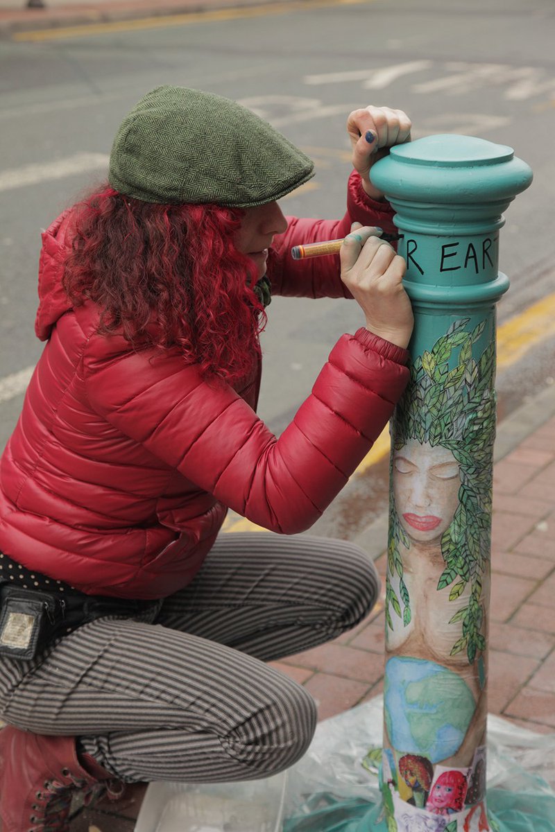 16daysStreetArt's tweet photo. #Day16 #HumanRightsDay #16daysofstreetartaction #16daysofactivism #femaleicon #MotherEarth by @IsobelCortese https://t.co/GELAstGhmF