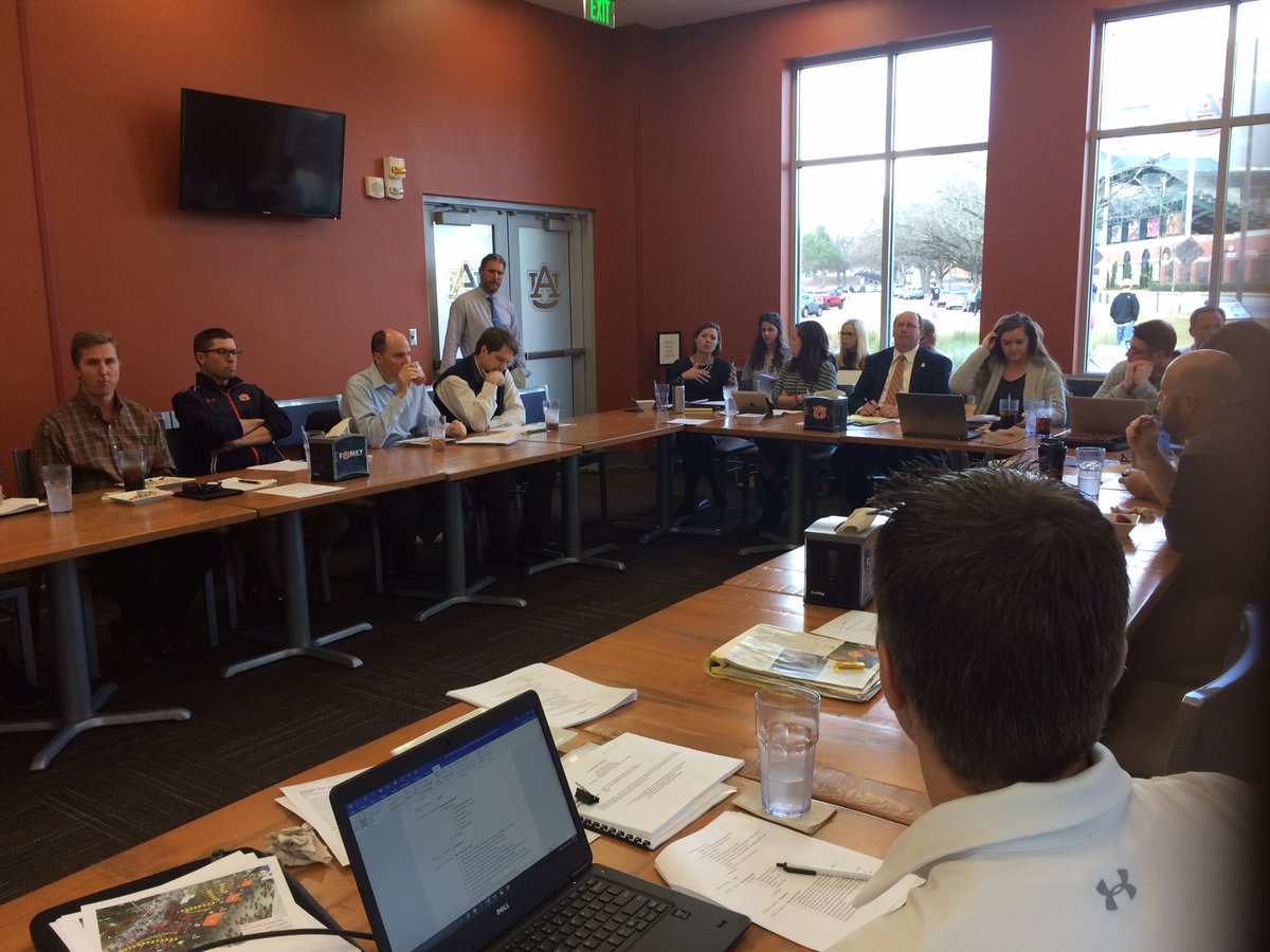 Never too early to think about 2016! <a href="/FootballAU/">John Allen</a> Gameday experience retreat underway. #WarEagle