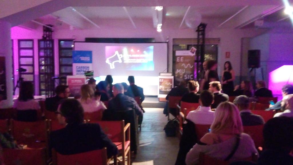 EEMUSIC_Project's tweet photo. #EEMUSICAWARDS about to start https://t.co/RjoEVn7VRT