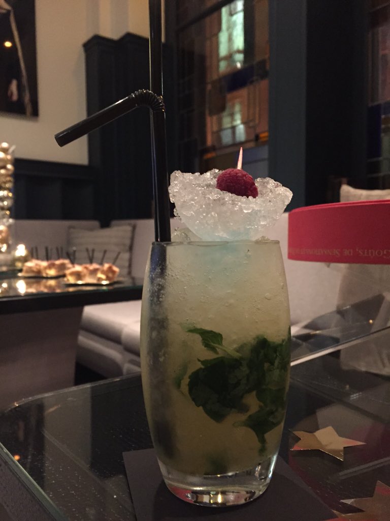 LeBlogdeLili's tweet photo. Petit écart dans le #ChristmasTeaTime : virgin mojito ! 🎄 #Edouard7XPierreHermé #E7TeaTime https://t.co/yLHCufYTUu