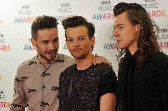 1D_Swiss_Team's tweet photo. Liam, Louis &amp; Harry on the red carpet at the BBC Music Awards in Birmingham tonight 12/10
#MTVStars One Direction https://t.co/bjUB0rY82z